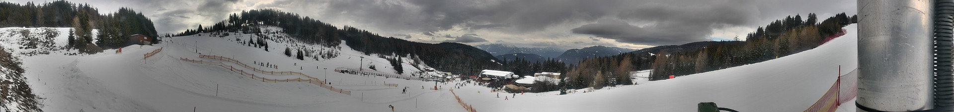 Archived image Webcam Middle station Kanzelhöhe, skiresort Gerlitzen