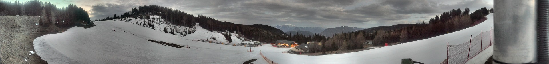 Archiv Foto Webcam Kanzelhöhe-Mittelstation