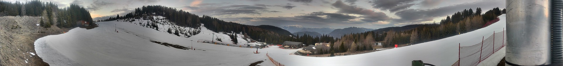 Archiv Foto Webcam Kanzelhöhe-Mittelstation
