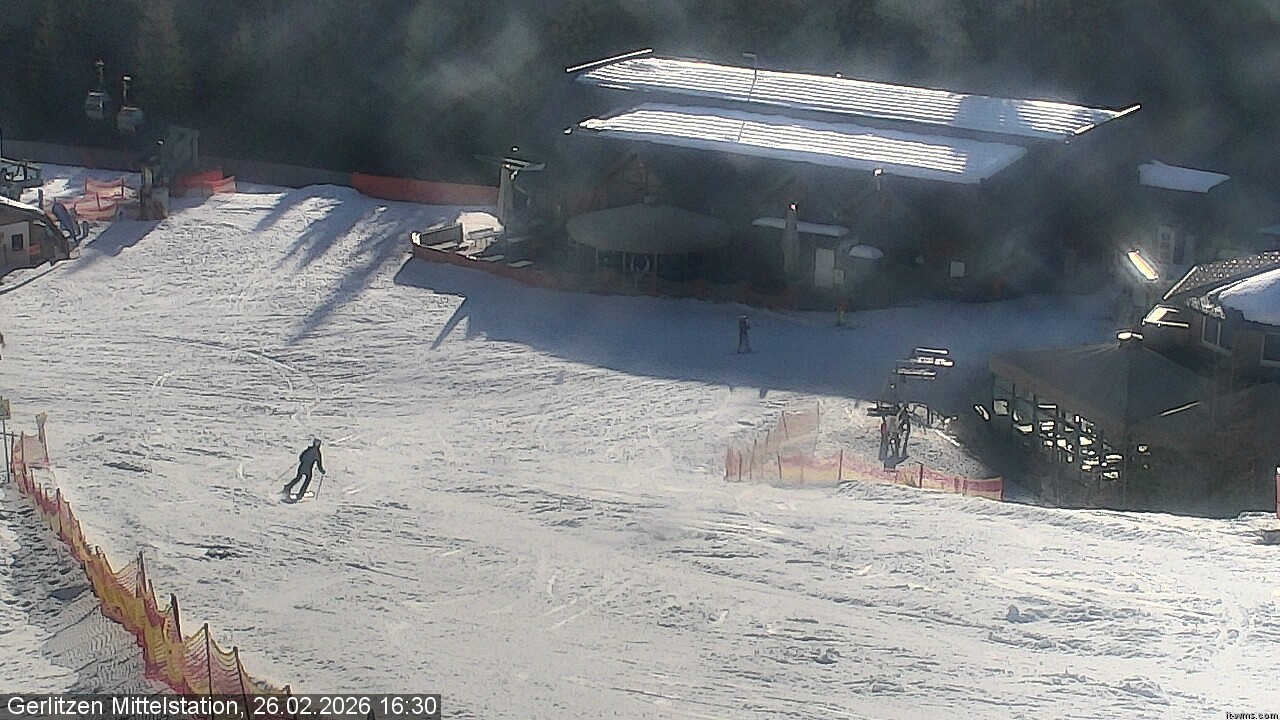 Archived image Webcam Kid's snowpark, Gerlitzen