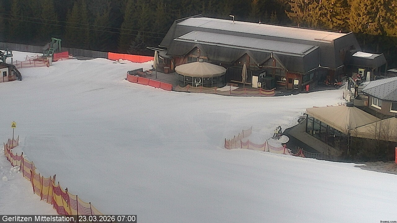 Archiv Foto Webcam Kids-Snowpark Gerlitzen