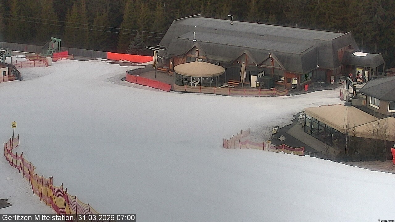 Archiv Foto Webcam Kids-Snowpark Gerlitzen