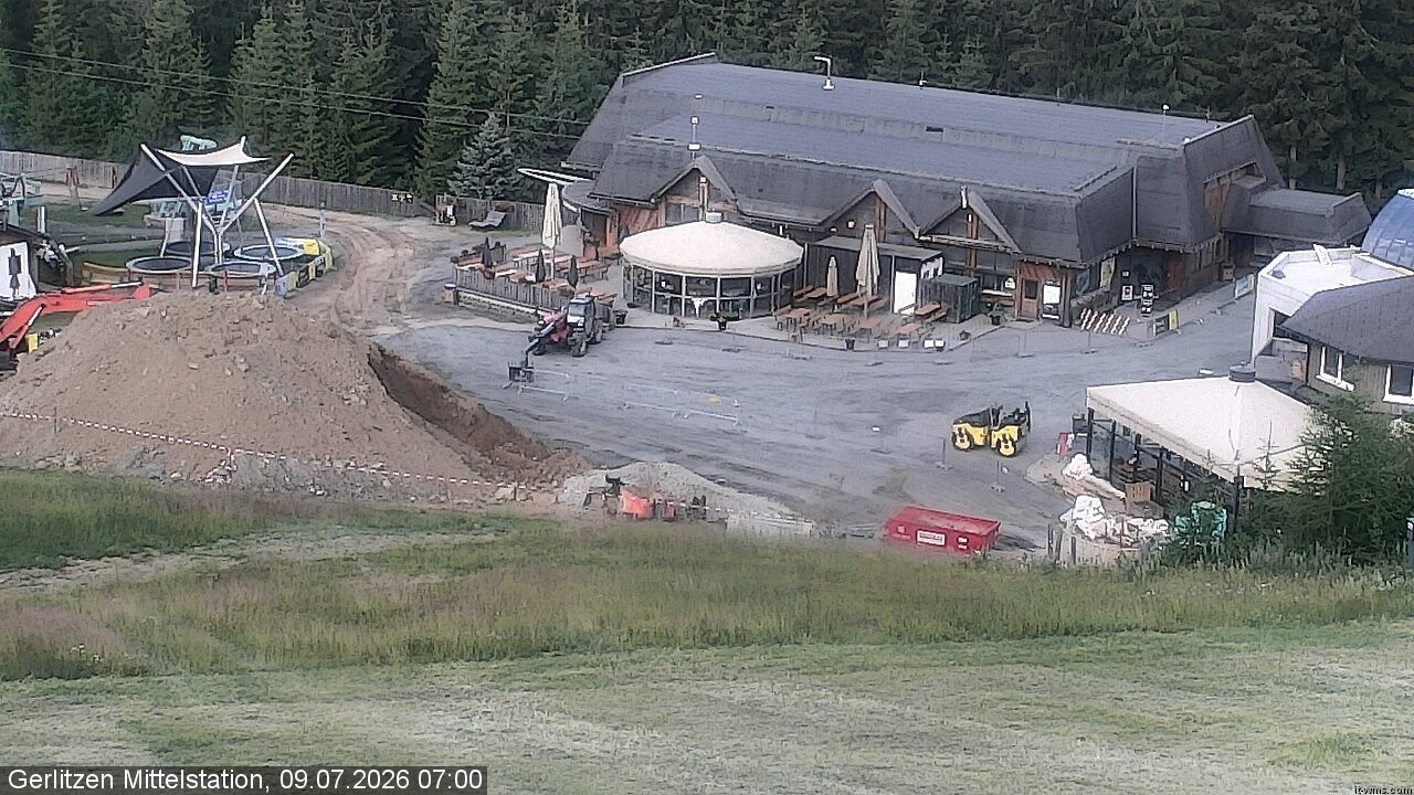 Archived image Webcam Kid's snowpark, Gerlitzen
