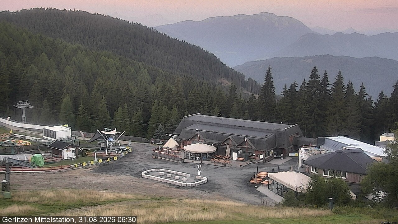 Archived image Webcam Kid's snowpark, Gerlitzen