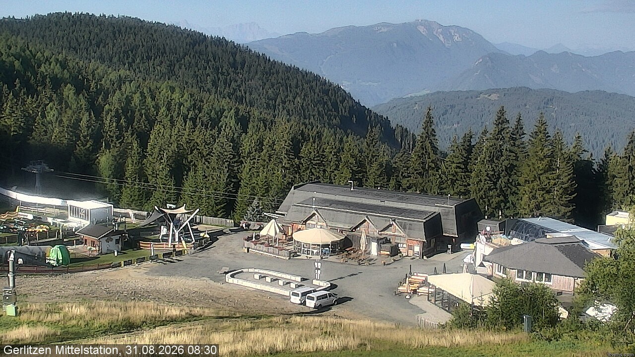 Archived image Webcam Kid's snowpark, Gerlitzen