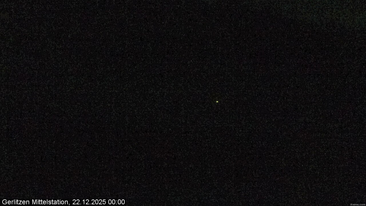 Archiv Foto Webcam Kanzelhöhe: Schirmbar und Sonnenarena