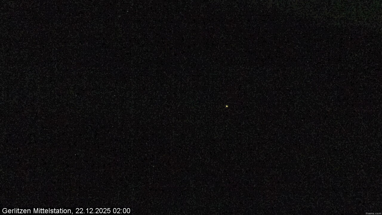 Archiv Foto Webcam Kanzelhöhe: Schirmbar und Sonnenarena