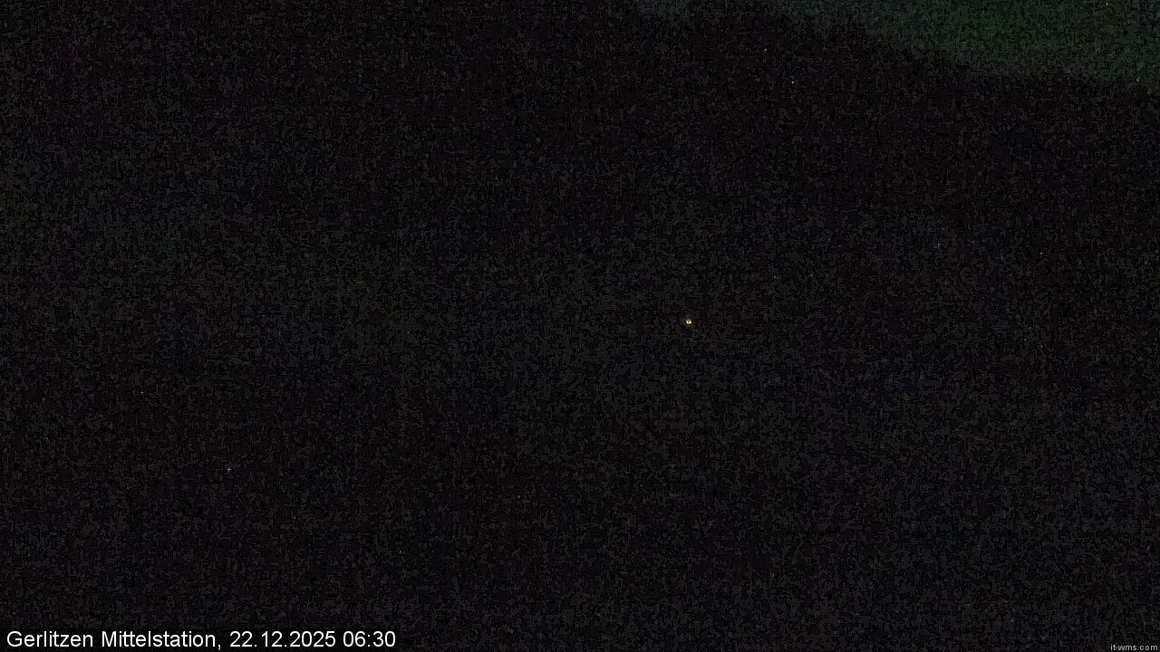 Archiv Foto Webcam Kanzelhöhe: Schirmbar und Sonnenarena