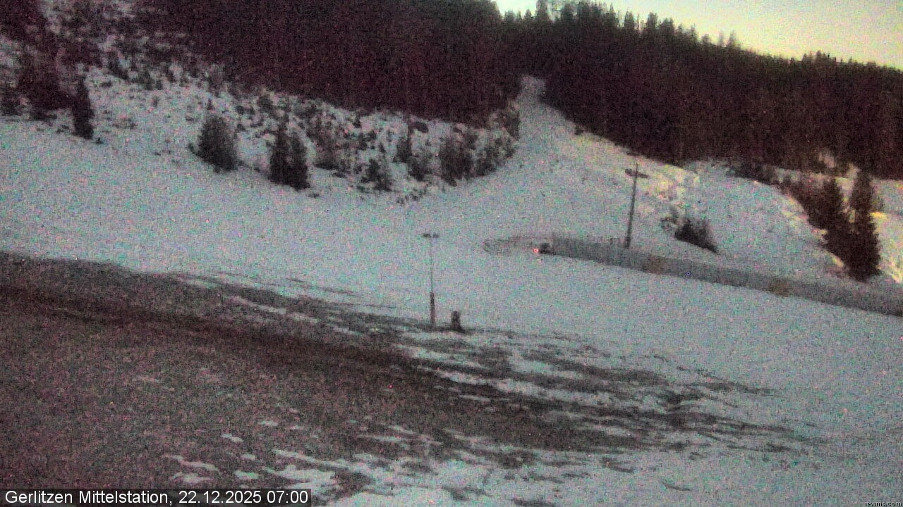 Archiv Foto Webcam Kanzelhöhe: Schirmbar und Sonnenarena