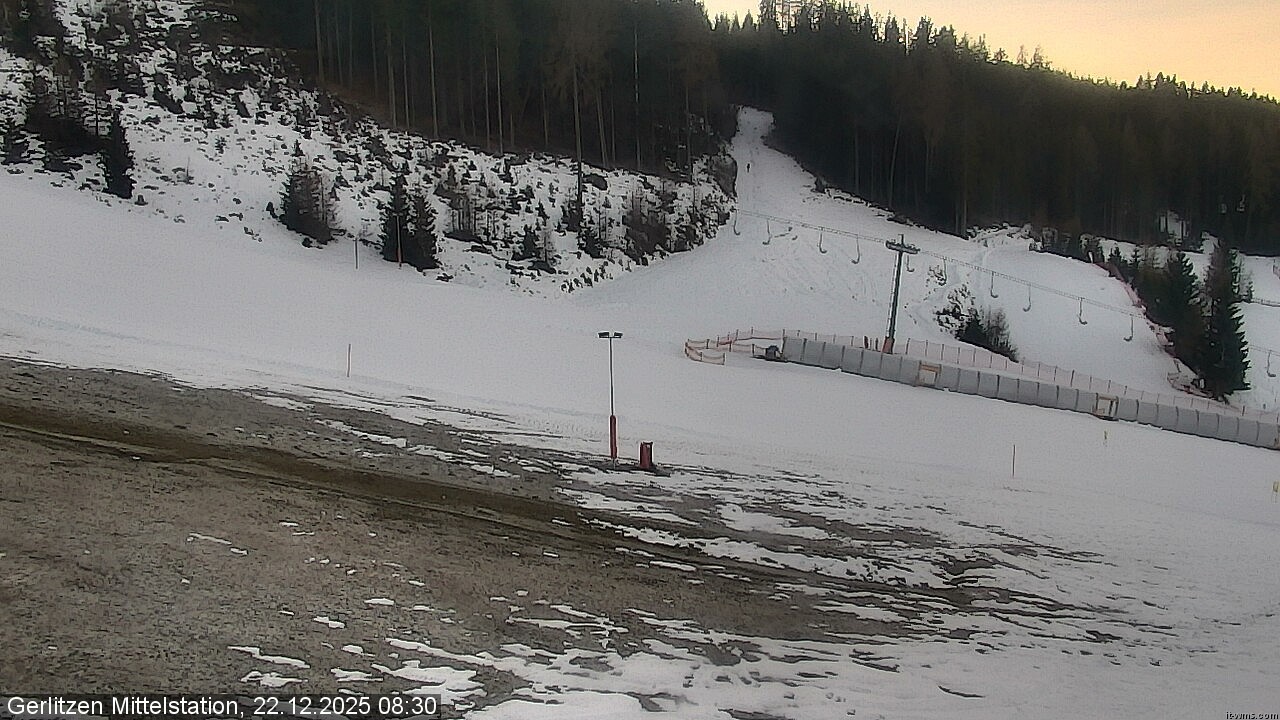 Archiv Foto Webcam Kanzelhöhe: Schirmbar und Sonnenarena