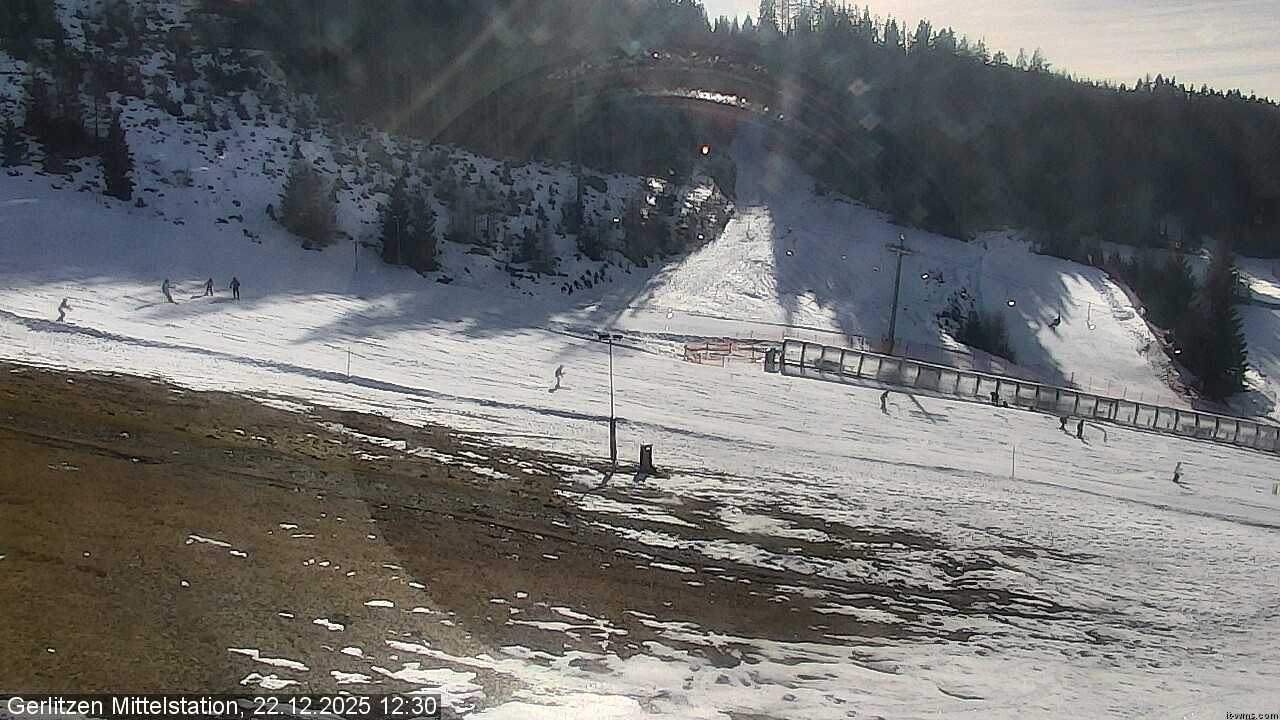 Archiv Foto Webcam Kanzelhöhe: Schirmbar und Sonnenarena