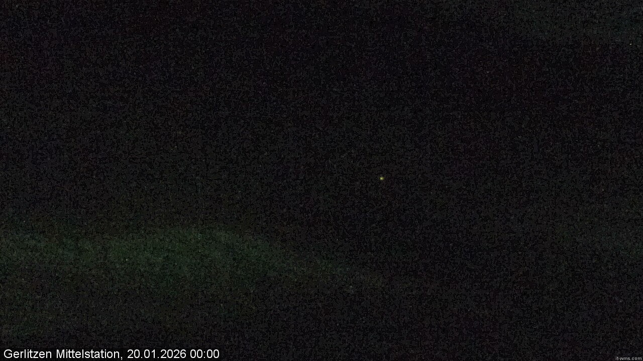 Archiv Foto Webcam Kanzelhöhe: Schirmbar und Sonnenarena