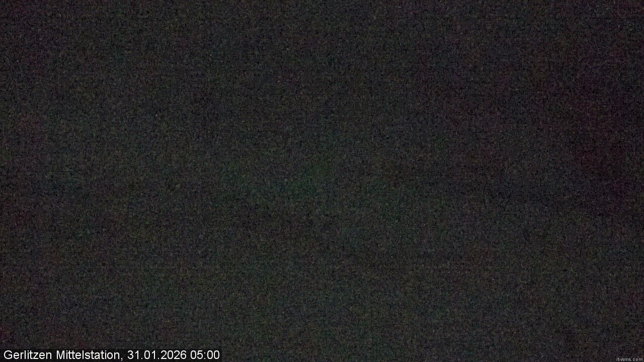 Archiv Foto Webcam Kanzelhöhe: Schirmbar und Sonnenarena