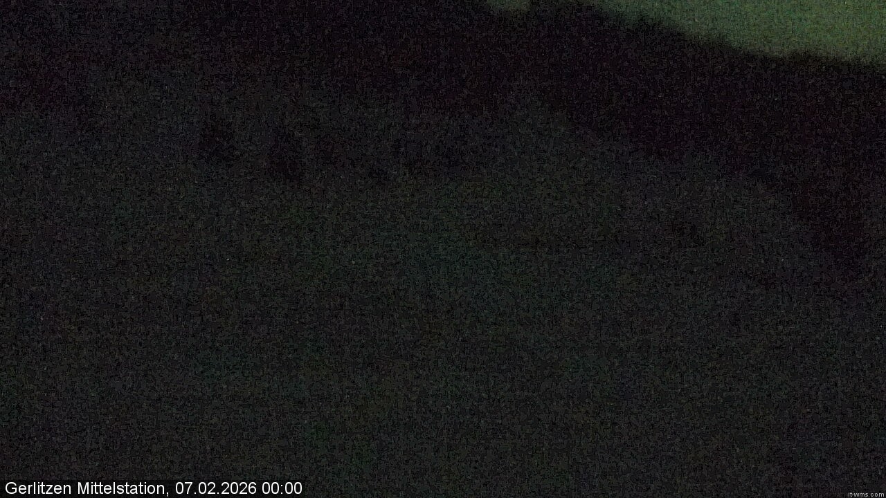 Archiv Foto Webcam Kanzelhöhe: Schirmbar und Sonnenarena