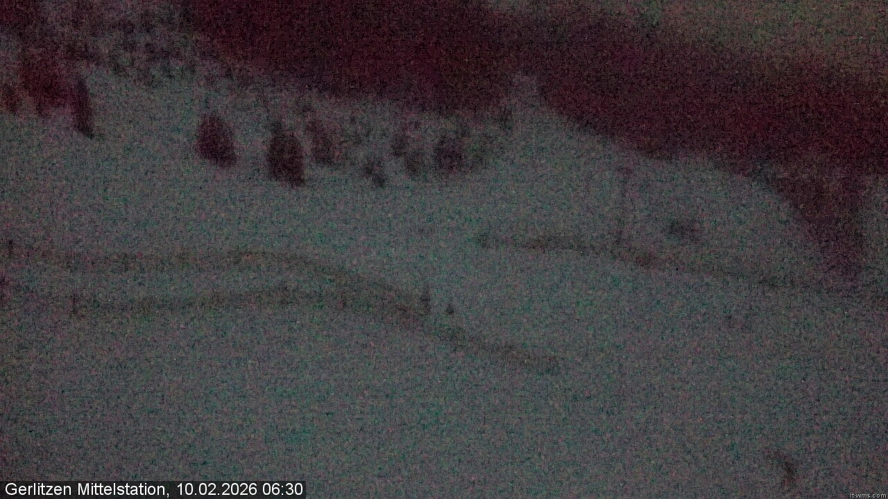 Archiv Foto Webcam Kanzelhöhe: Schirmbar und Sonnenarena