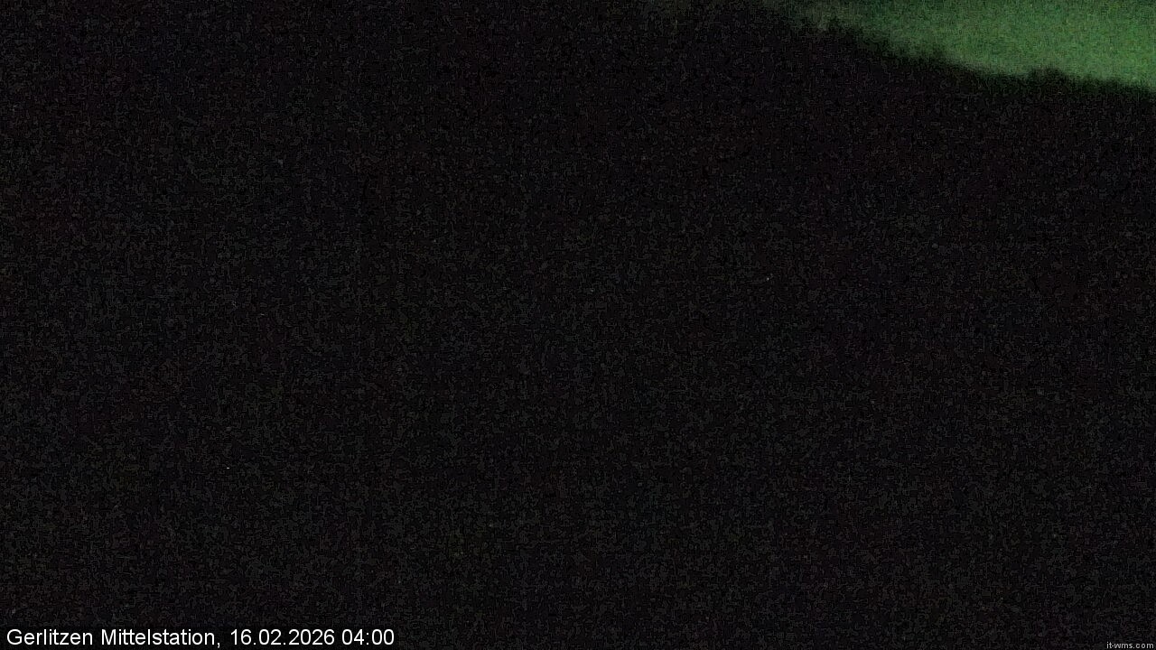 Archiv Foto Webcam Kanzelhöhe: Schirmbar und Sonnenarena