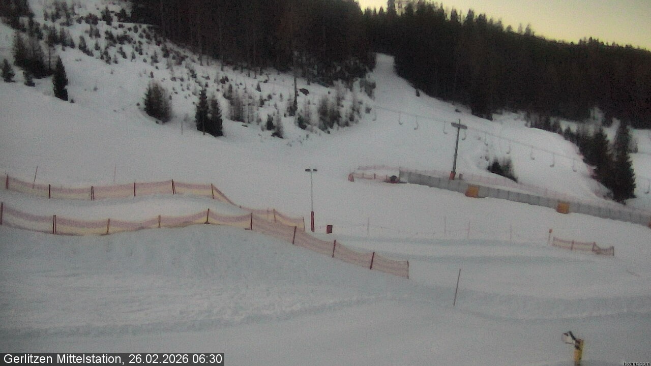 Archived image Webcam Umbrella bar and sun arena, Gerlitzen