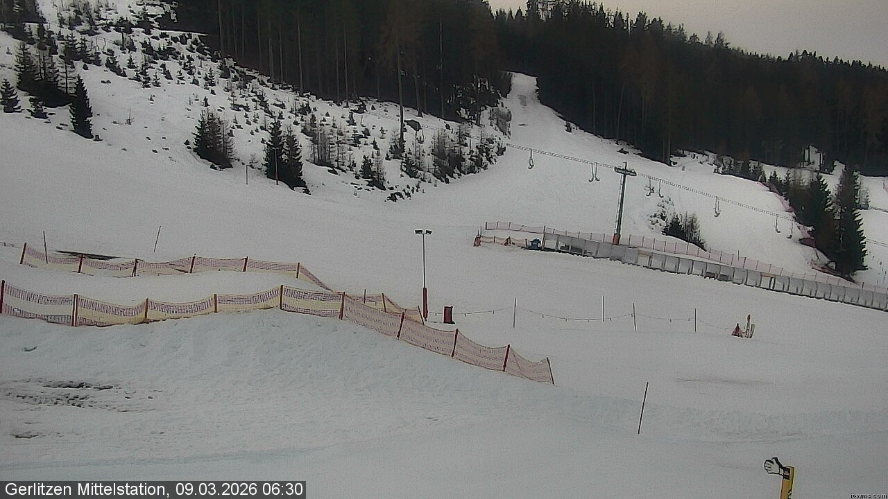 Archiv Foto Webcam Kanzelhöhe: Schirmbar und Sonnenarena