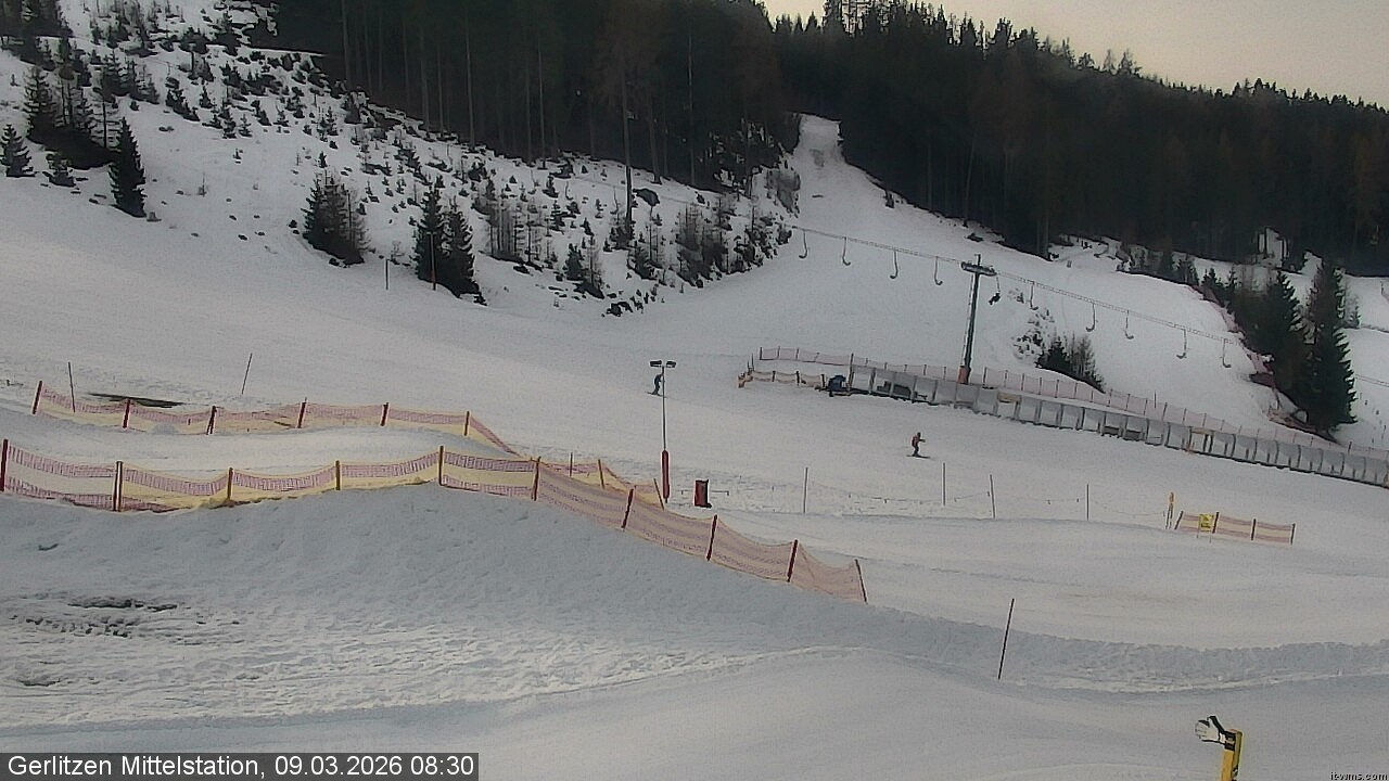 Archiv Foto Webcam Kanzelhöhe: Schirmbar und Sonnenarena