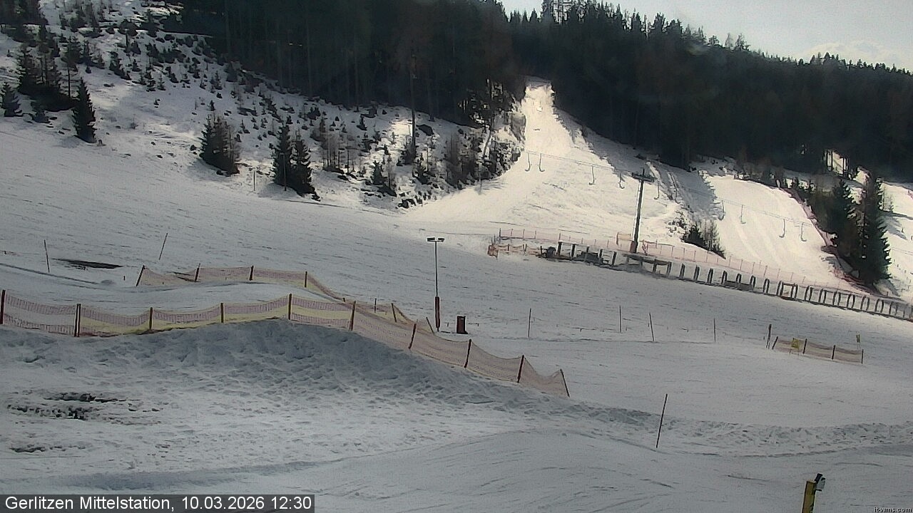 Archiv Foto Webcam Kanzelhöhe: Schirmbar und Sonnenarena