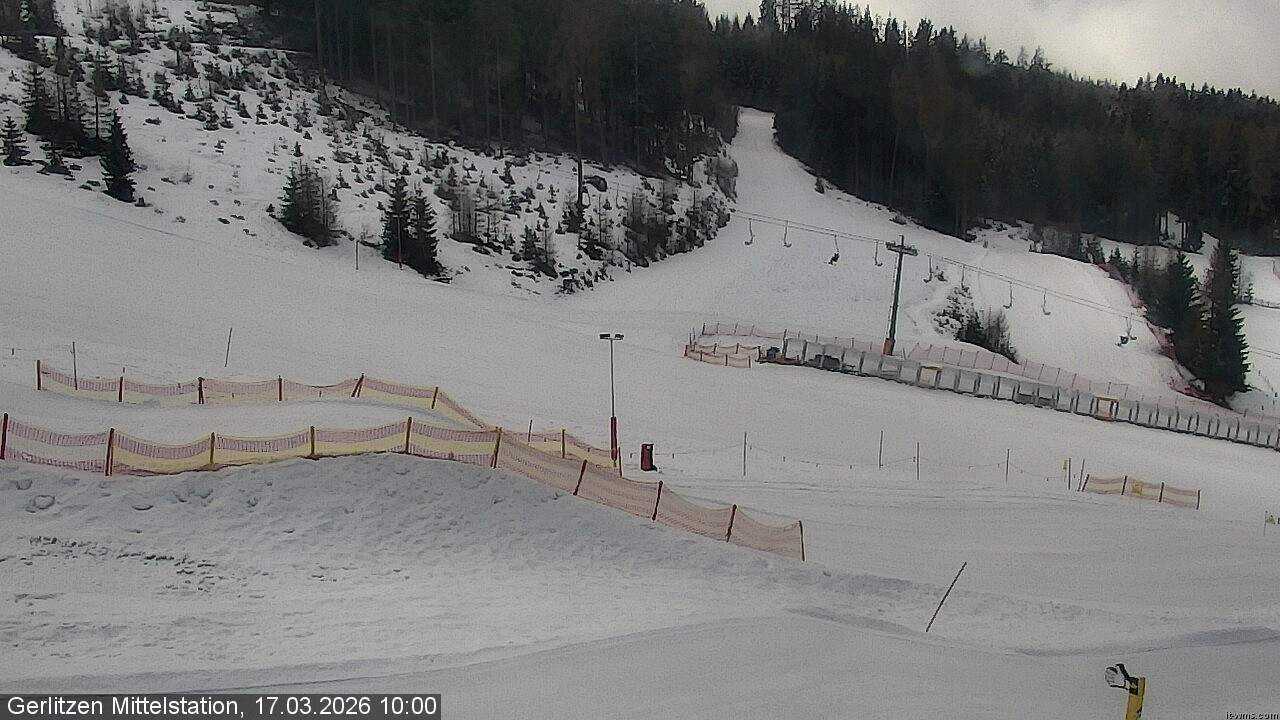 Archiv Foto Webcam Kanzelhöhe: Schirmbar und Sonnenarena