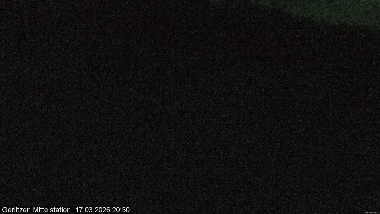 Archived image Webcam Umbrella bar and sun arena, Gerlitzen