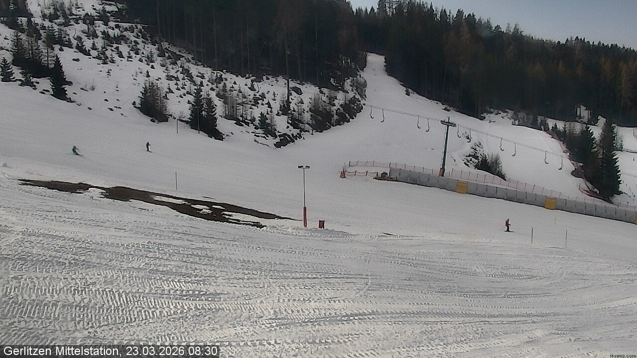 Archiv Foto Webcam Kanzelhöhe: Schirmbar und Sonnenarena