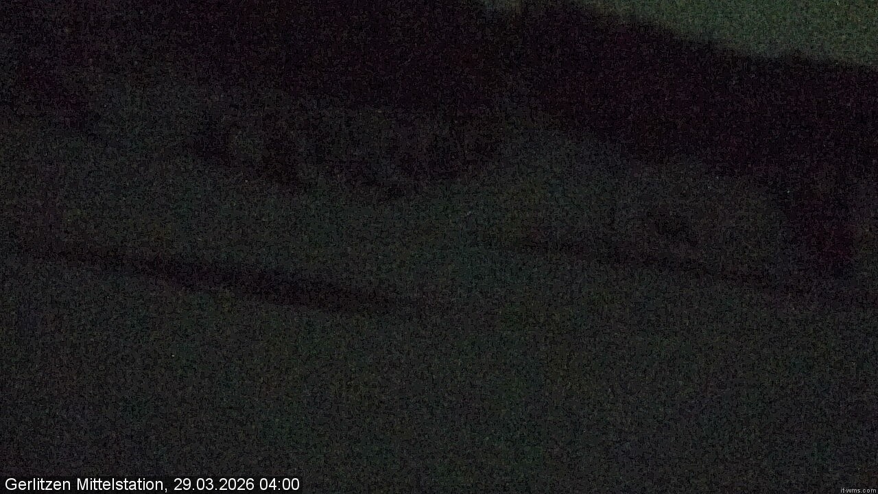 Archived image Webcam Umbrella bar and sun arena, Gerlitzen