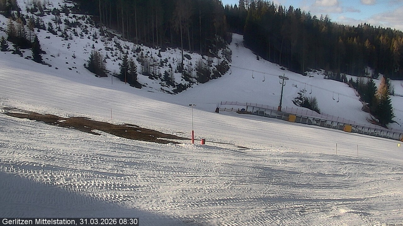 Archiv Foto Webcam Kanzelhöhe: Schirmbar und Sonnenarena