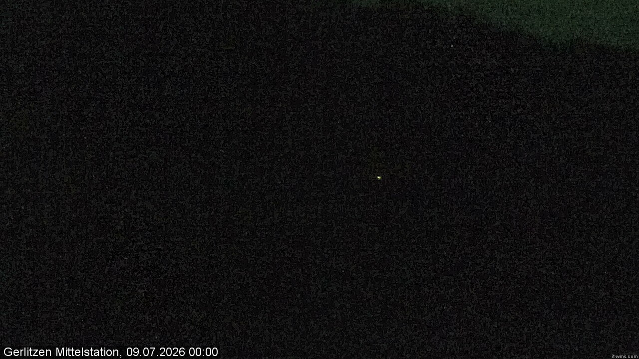 Archiv Foto Webcam Kanzelhöhe: Schirmbar und Sonnenarena