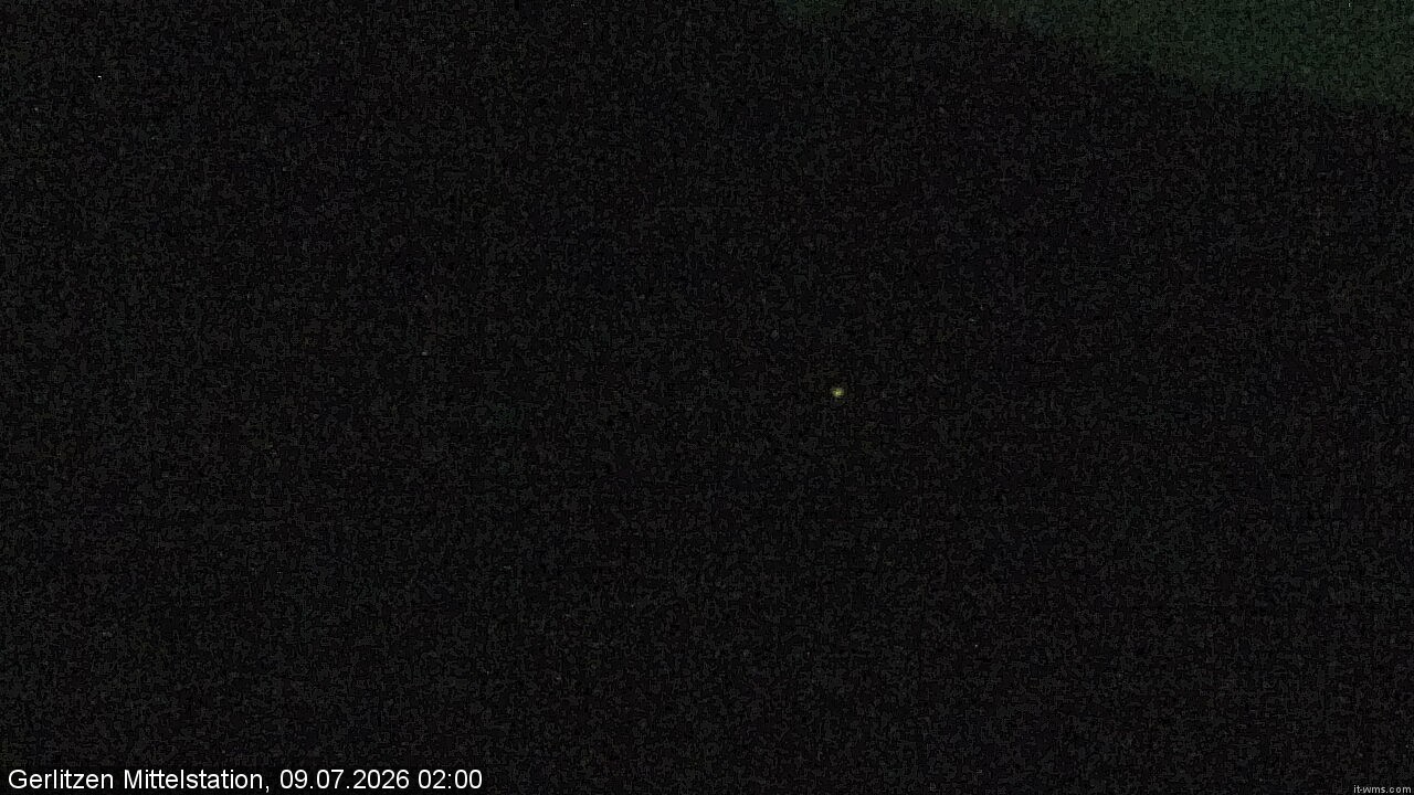 Archiv Foto Webcam Kanzelhöhe: Schirmbar und Sonnenarena