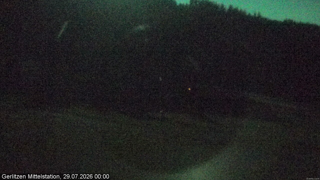 Archiv Foto Webcam Kanzelhöhe: Schirmbar und Sonnenarena