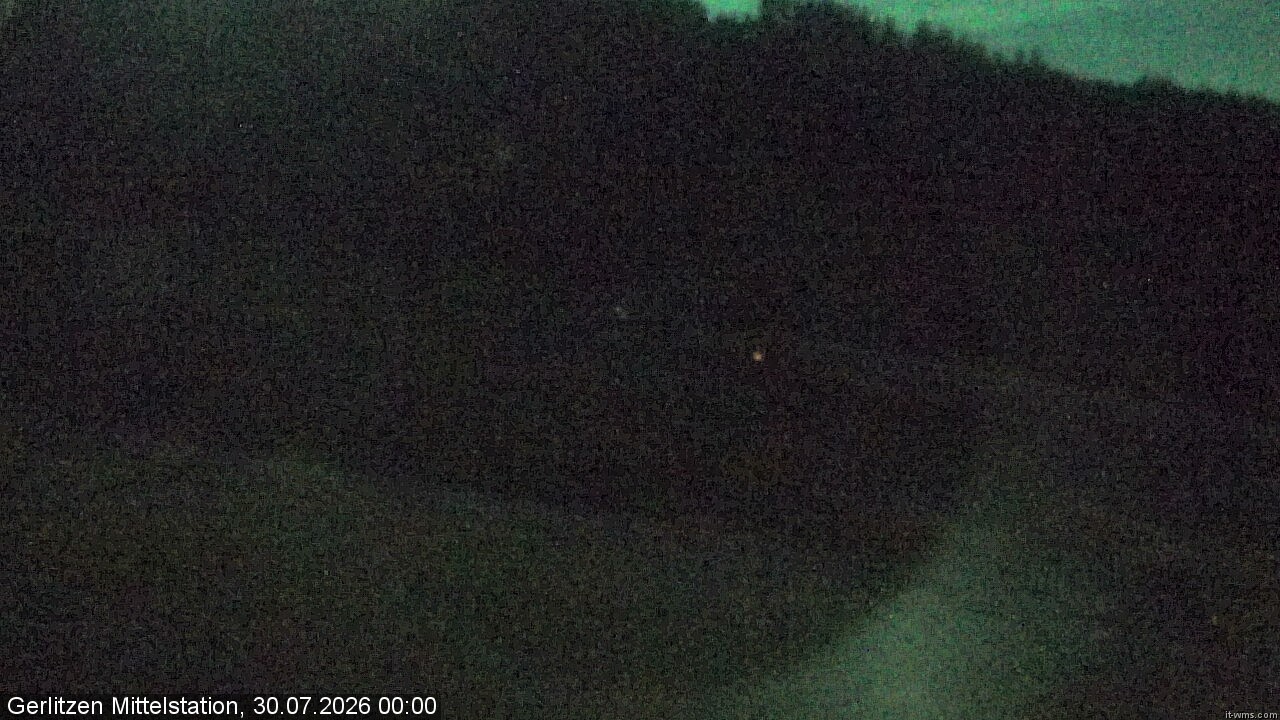 Archiv Foto Webcam Kanzelhöhe: Schirmbar und Sonnenarena
