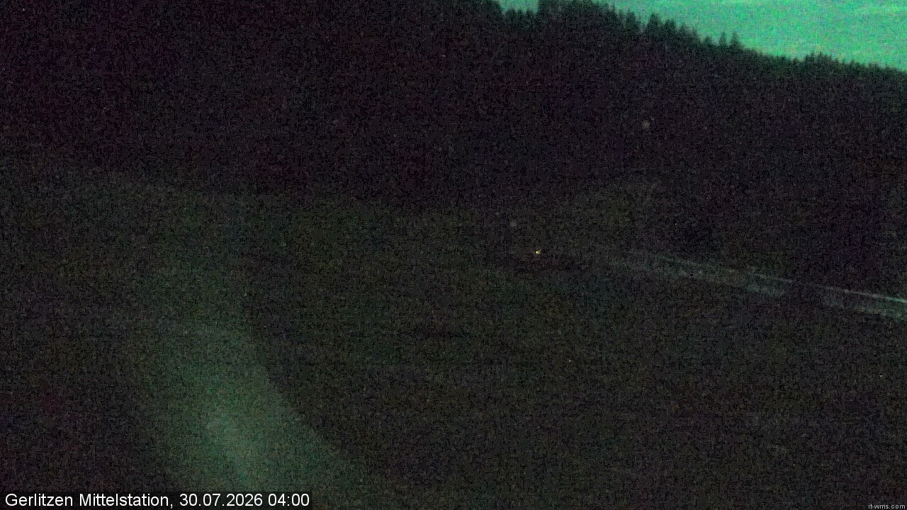 Archiv Foto Webcam Kanzelhöhe: Schirmbar und Sonnenarena