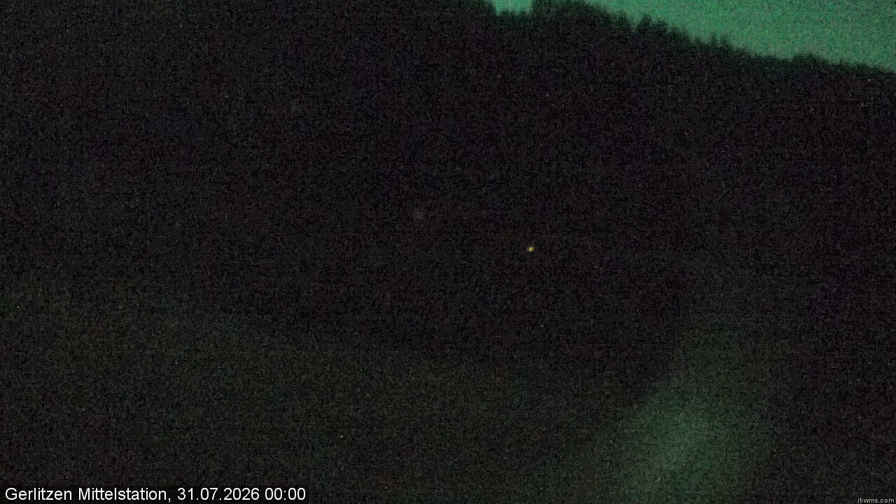 Archiv Foto Webcam Kanzelhöhe: Schirmbar und Sonnenarena