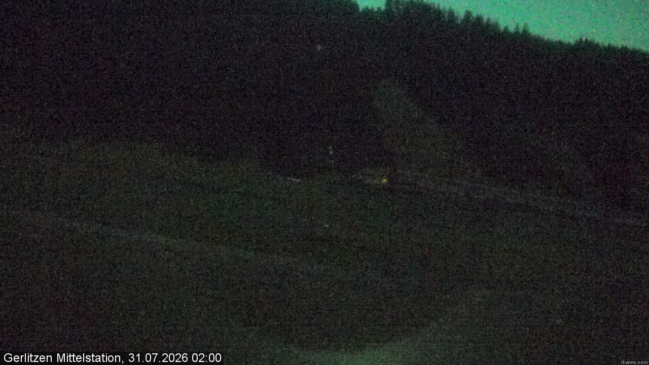 Archiv Foto Webcam Kanzelhöhe: Schirmbar und Sonnenarena