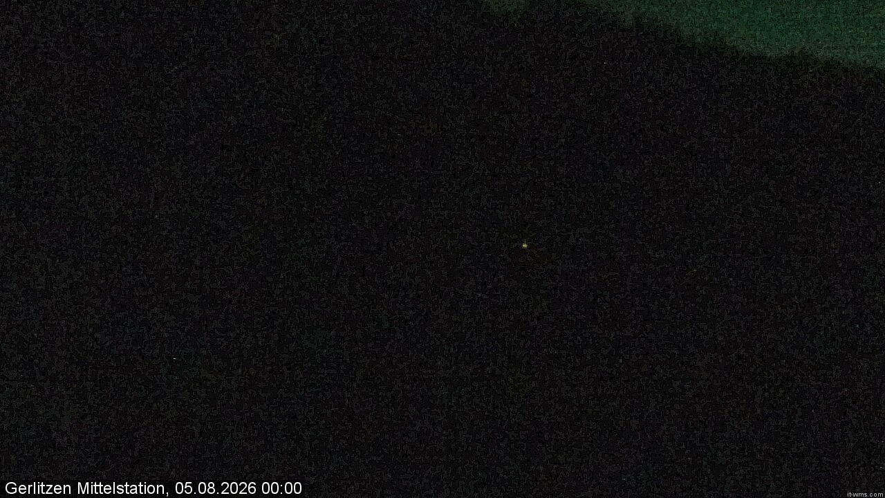 Archived image Webcam Umbrella bar and sun arena, Gerlitzen