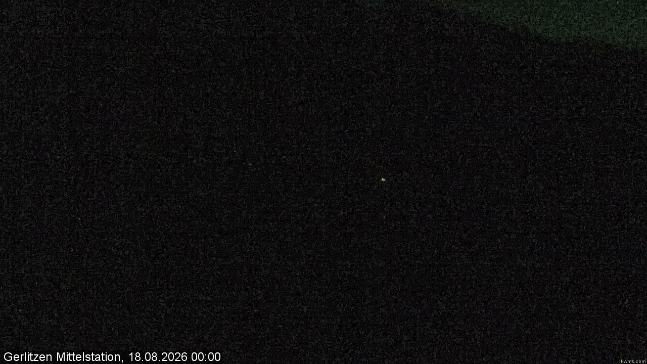 Archiv Foto Webcam Kanzelhöhe: Schirmbar und Sonnenarena