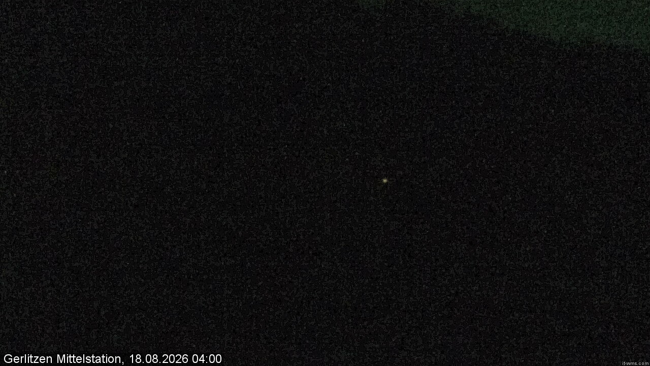 Archiv Foto Webcam Kanzelhöhe: Schirmbar und Sonnenarena
