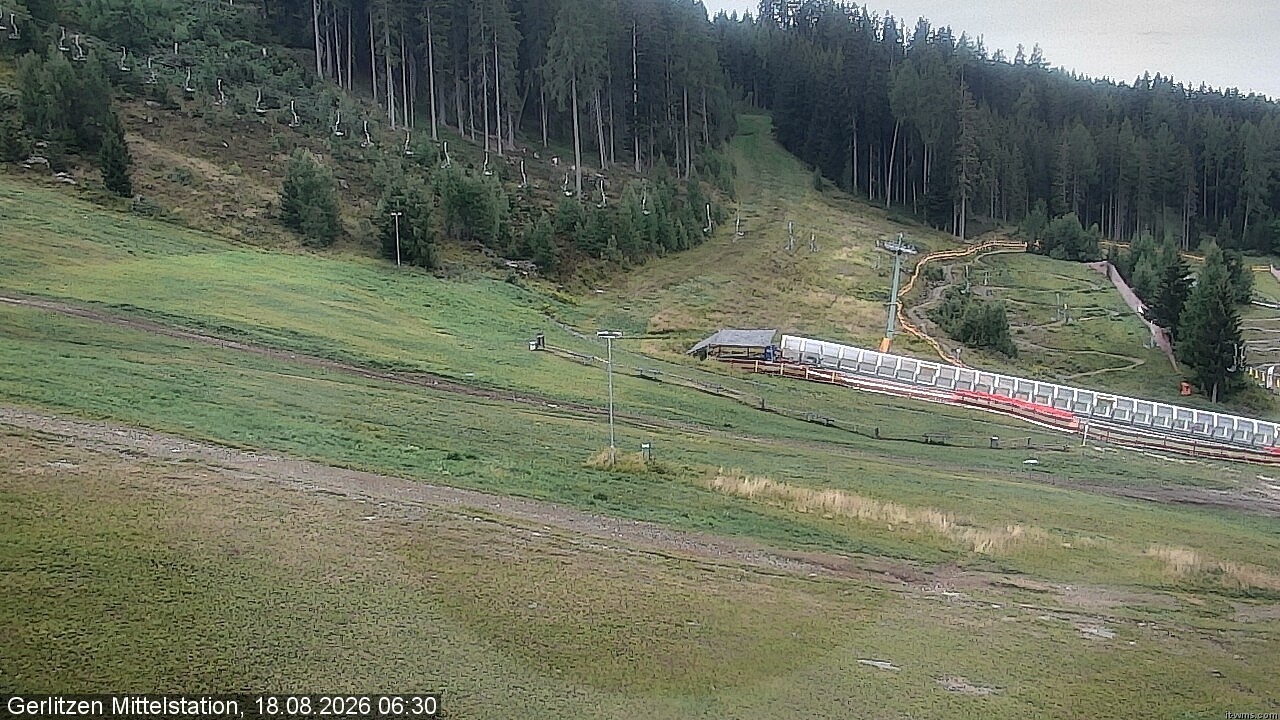 Archiv Foto Webcam Kanzelhöhe: Schirmbar und Sonnenarena