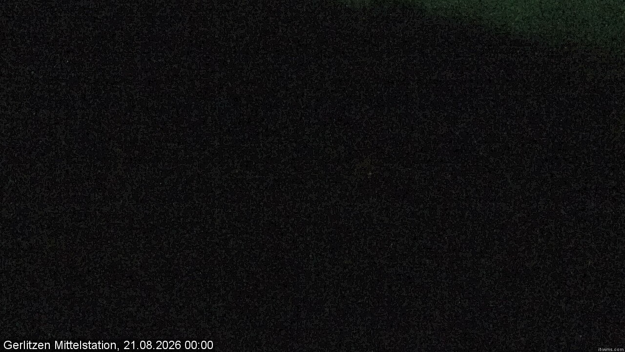 Archived image Webcam Umbrella bar and sun arena, Gerlitzen
