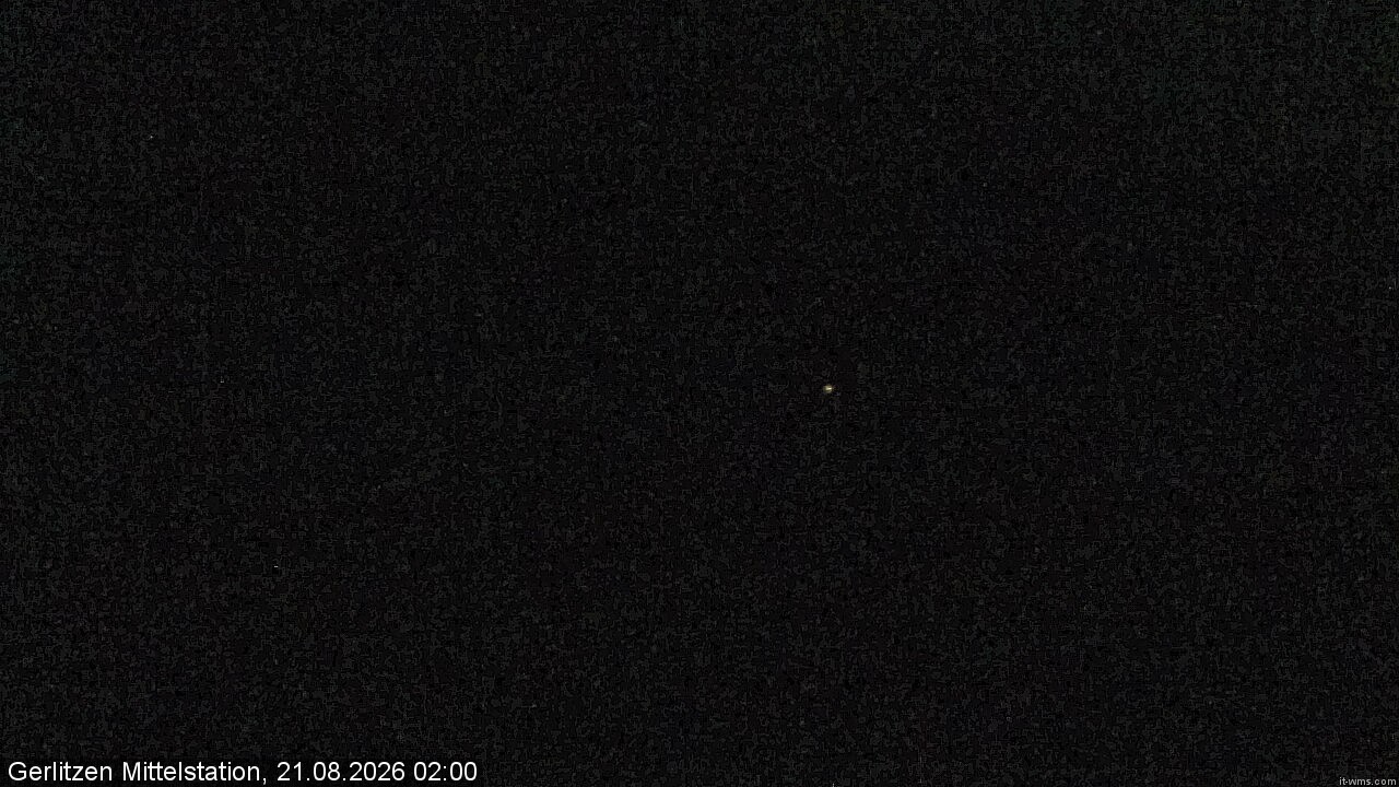 Archiv Foto Webcam Kanzelhöhe: Schirmbar und Sonnenarena