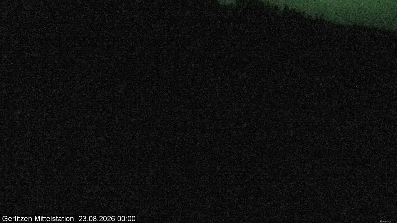 Archiv Foto Webcam Kanzelhöhe: Schirmbar und Sonnenarena