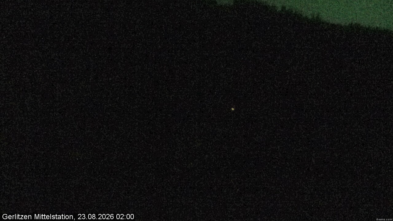 Archiv Foto Webcam Kanzelhöhe: Schirmbar und Sonnenarena