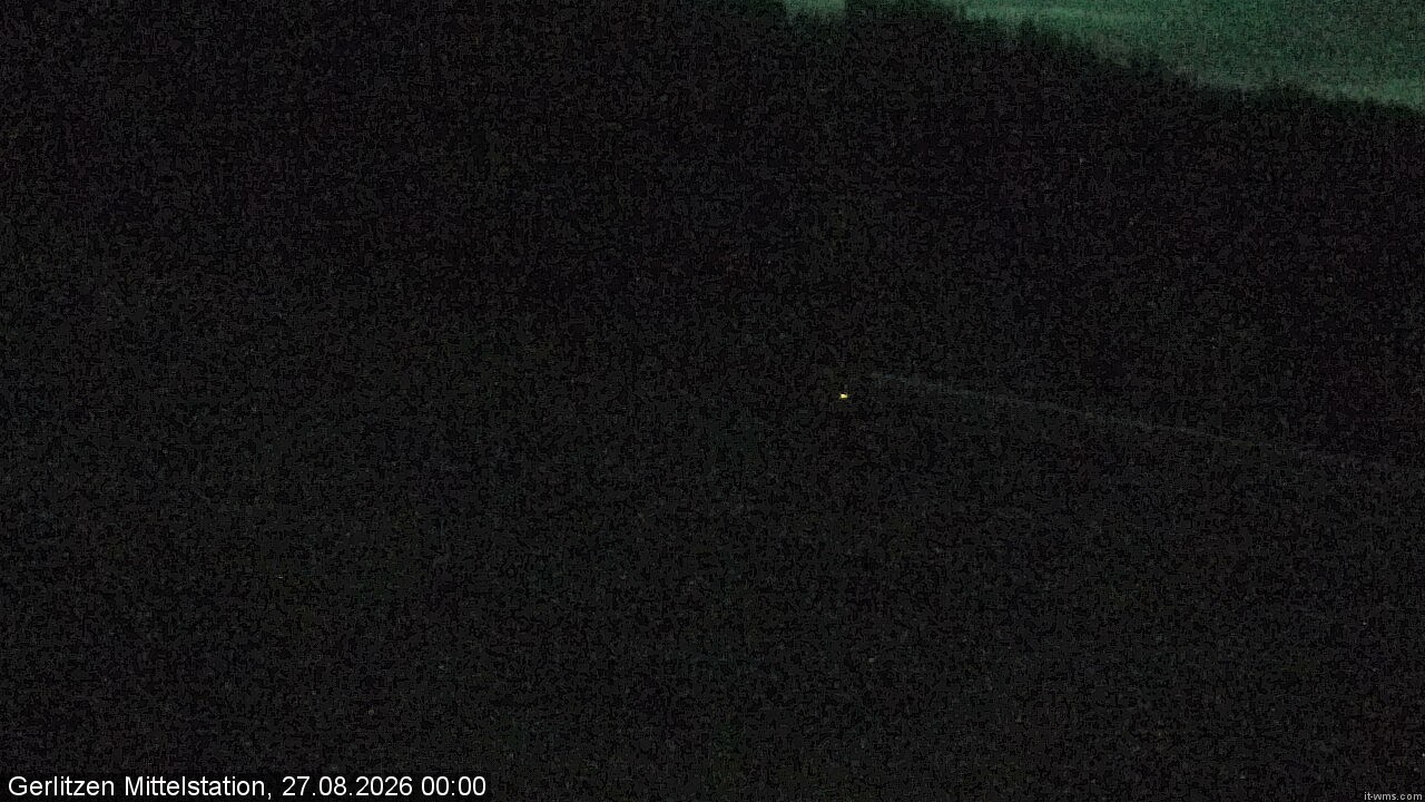 Archived image Webcam Umbrella bar and sun arena, Gerlitzen