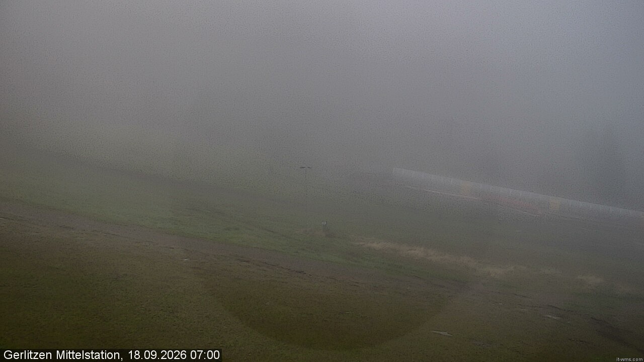 Archiv Foto Webcam Kanzelhöhe: Schirmbar und Sonnenarena