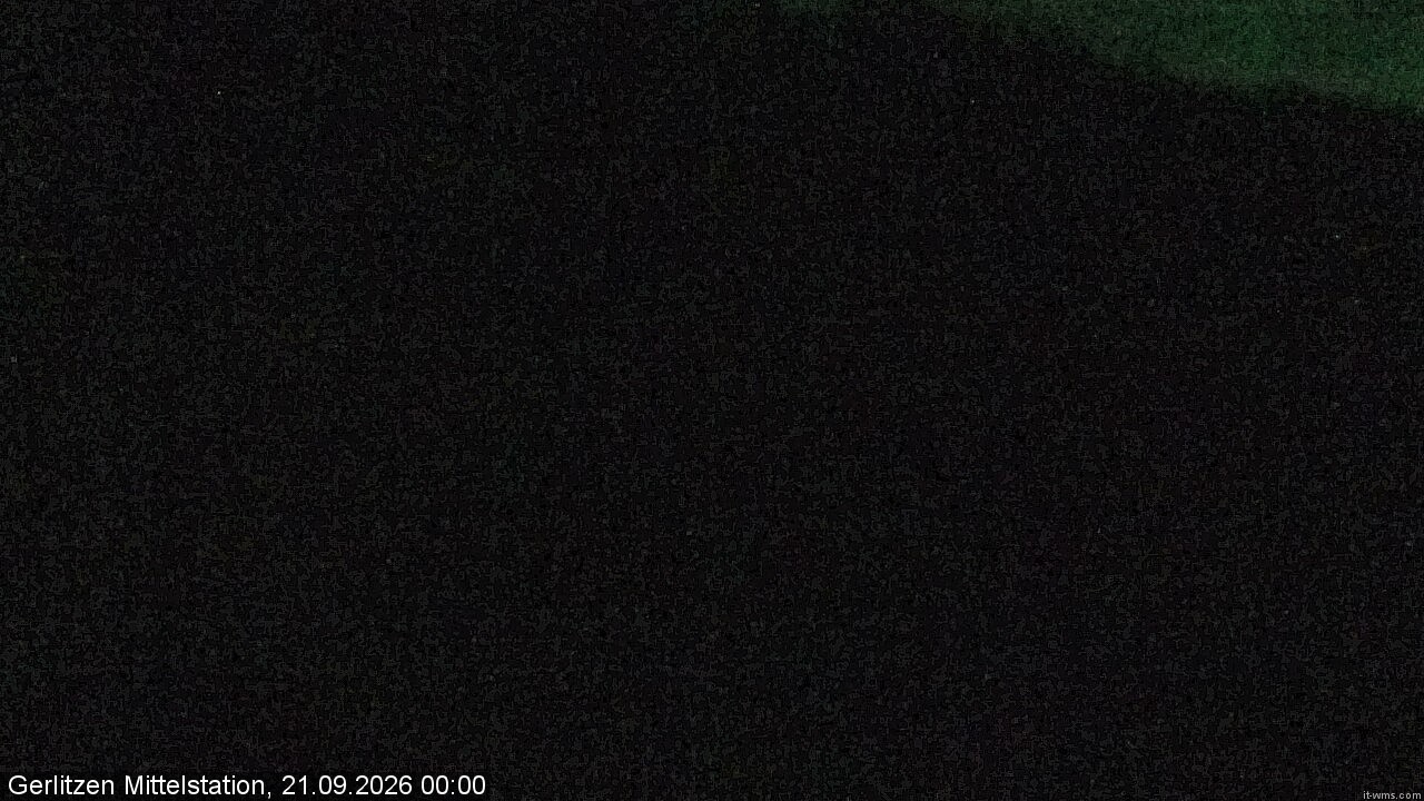 Archived image Webcam Umbrella bar and sun arena, Gerlitzen