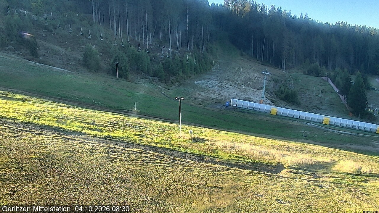 Archiv Foto Webcam Kanzelhöhe: Schirmbar und Sonnenarena
