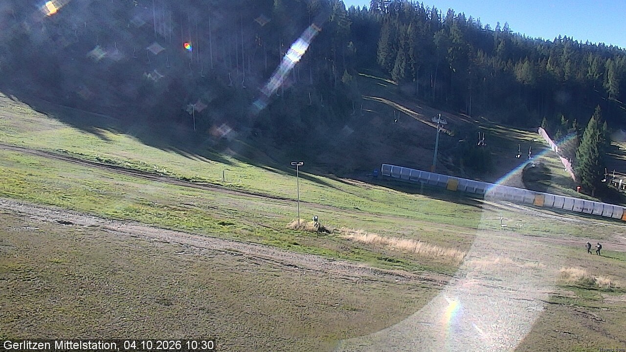 Archiv Foto Webcam Kanzelhöhe: Schirmbar und Sonnenarena