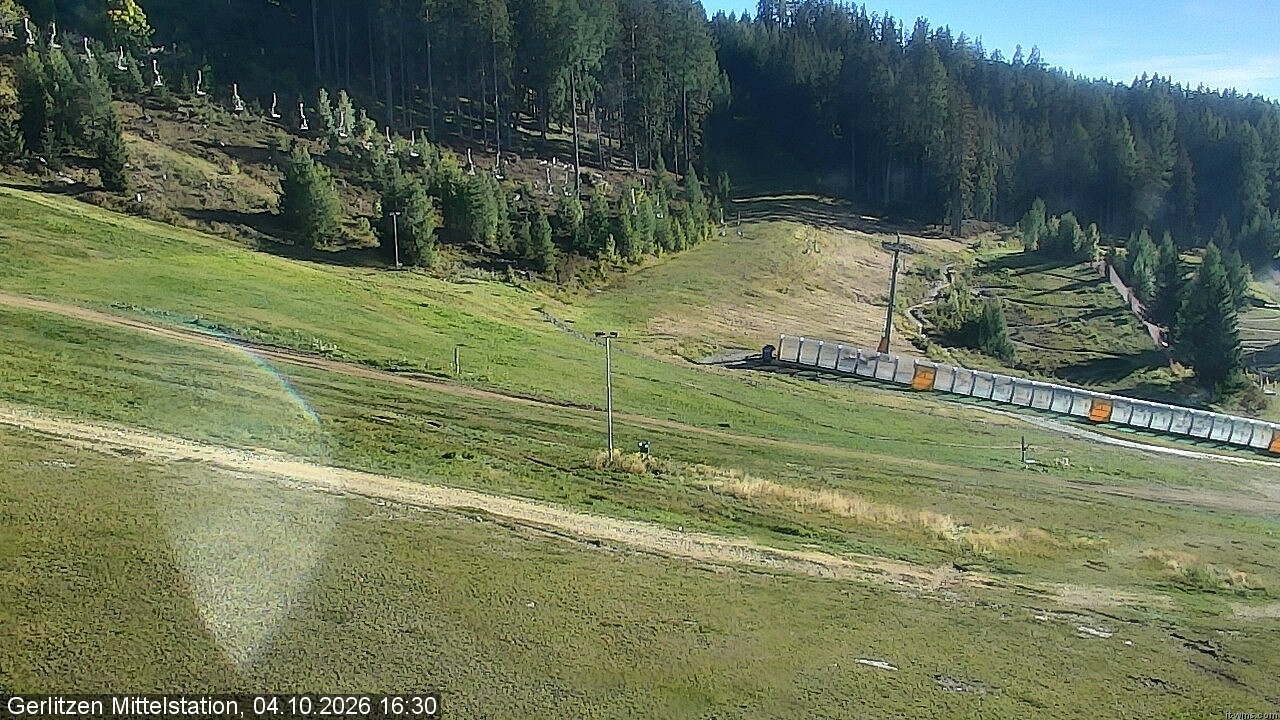 Archiv Foto Webcam Kanzelhöhe: Schirmbar und Sonnenarena